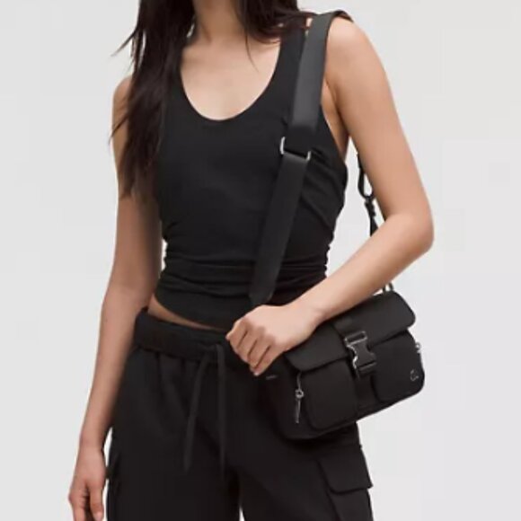 Lululemon Love Tank in Black, Size 6 - Picture 5 of 8